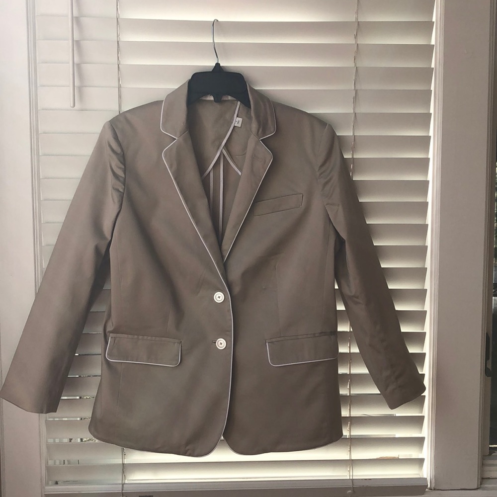 Liz Claiborne 3/4 sleeve tan jacket w/ white trim